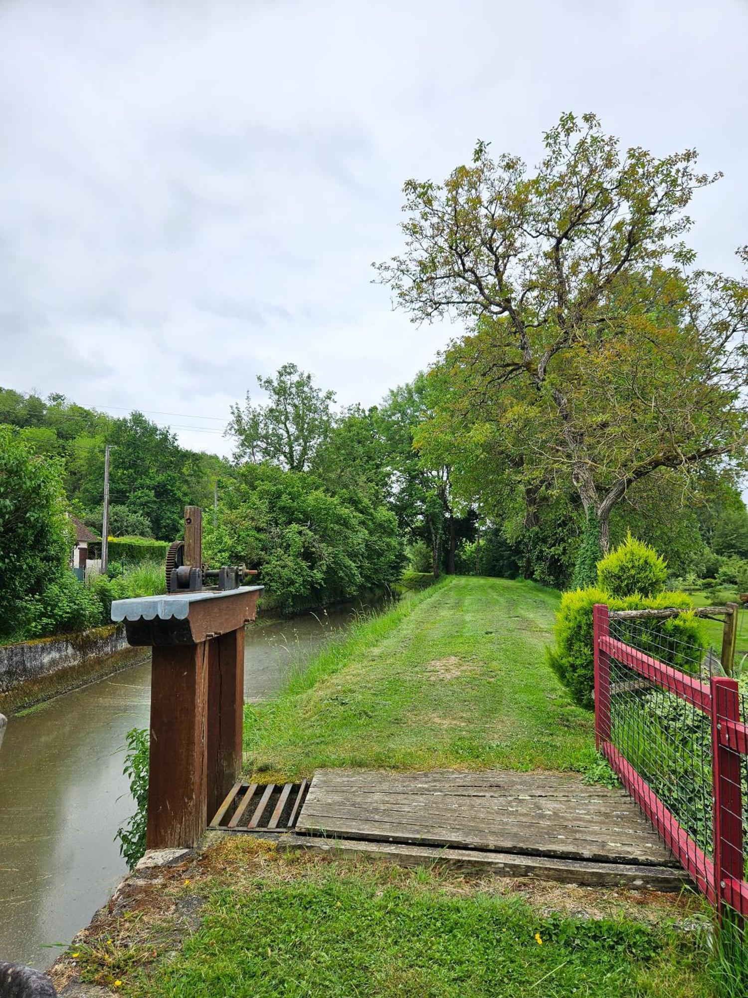 Moulin De Galerne, Le Gite Du Boulanger Seigy Exterior foto